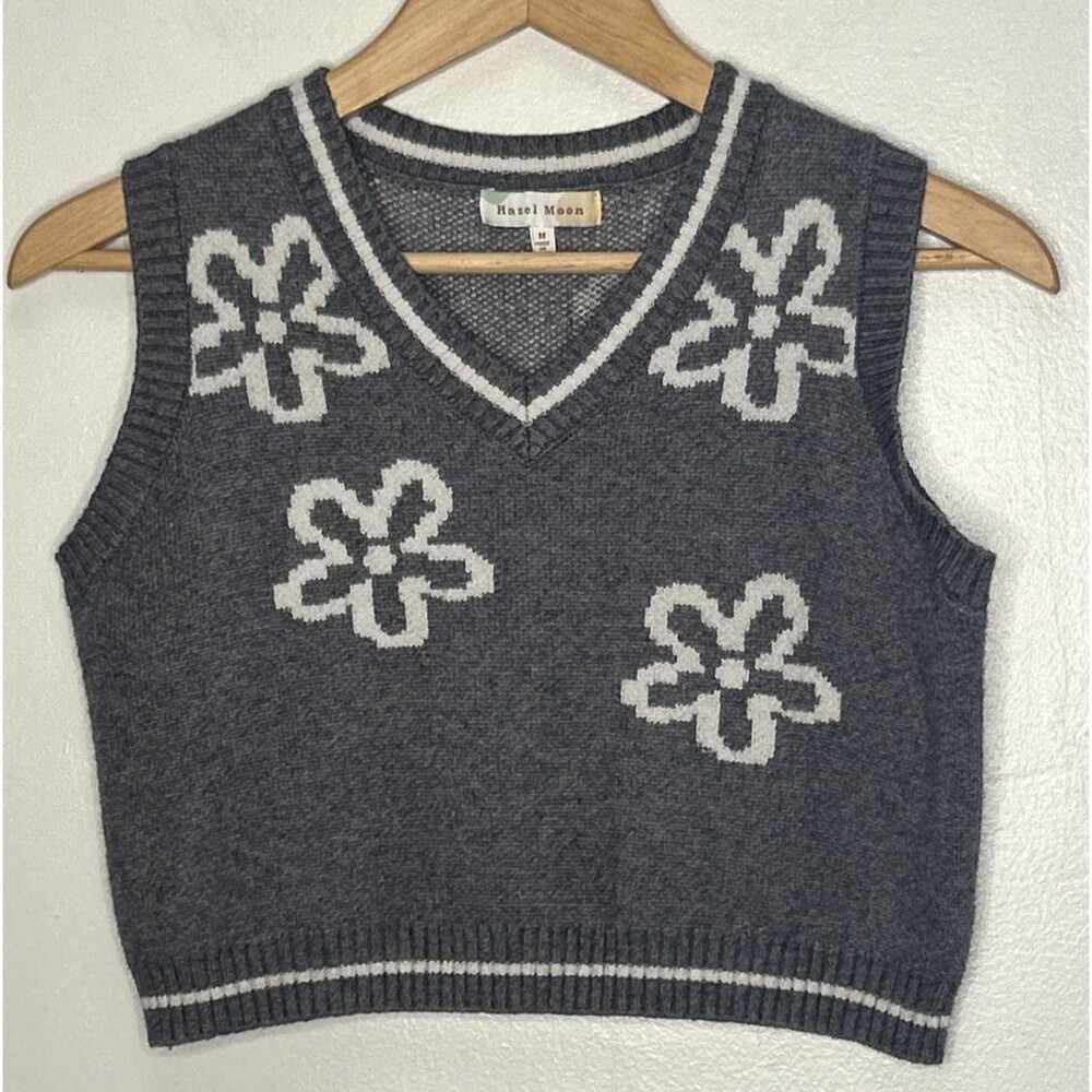 Y2K Hazel Moon Sweater Vest Medium V Neck Charcoal Gray Cropped Sponge Bob style